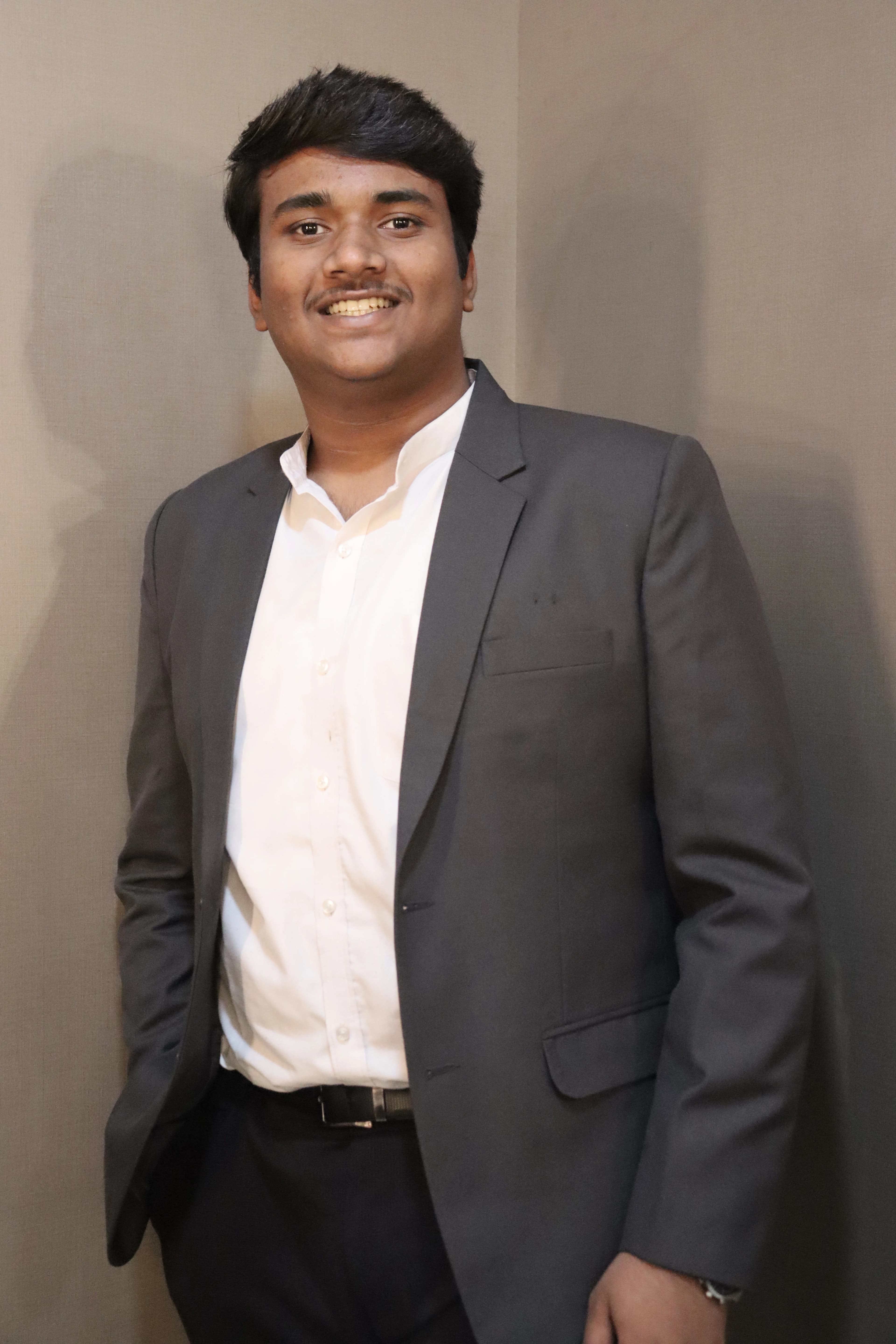 MONARCH VAKANI